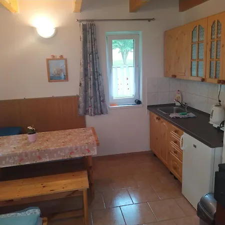 Komplex Apartmanu Jestrabi アパート