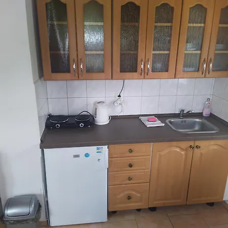 アパート Komplex Apartmanu Jestrabi