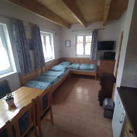 Komplex Apartmanu Jestrabi アパート *